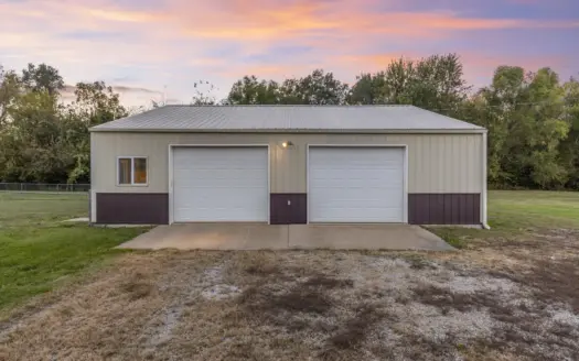 Home with Land For Sale Lamar, MO