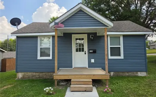 Completely Updated 2 Bedroom Home in Maryville, MO
