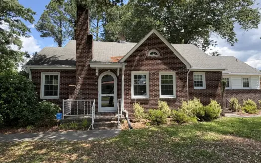 Charming 2BR Home Close to Downtown