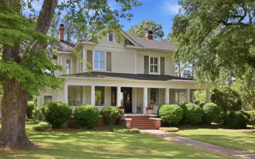 Classic Southern Charm Near Waterfront & Downtown