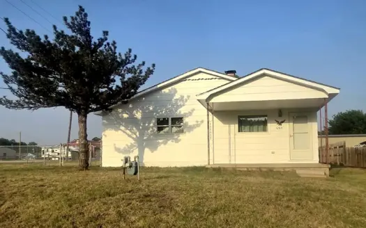 Great Starter Home in Freedom, OK
