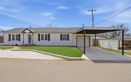 Home For Sale In Sayre, Oklahoma