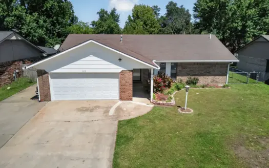 Pryor, OKlahoma Home in Town For Sale