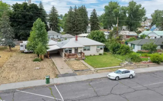 Eastern Oregon Four Bedroom Home Located Next to Hines Park