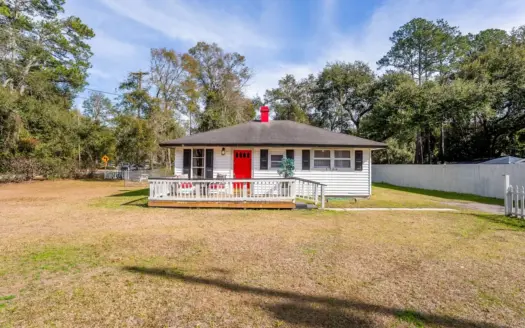 Set on a generous corner lot in Port Royal, 2-bed, 2-bath