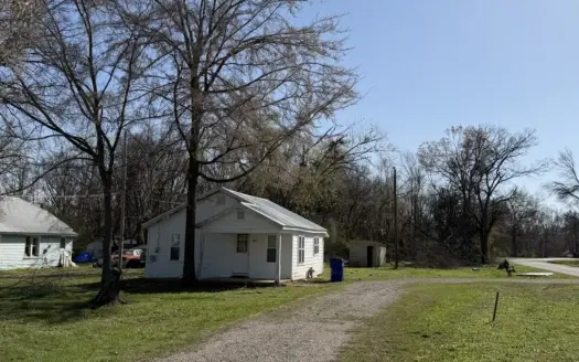1 Bedroom Home In Town For Sale In Savannah, Tn