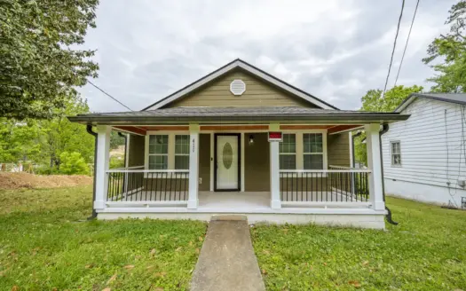 Beautifully remodeled 3bed 2bath home in the heart of Waynesboro!