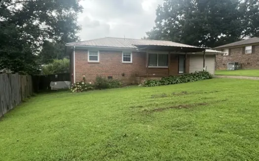 Charming In-Town Brick Home-3 Bed, 1 Bath in Collinwood, Tn.!