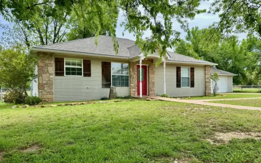 3 Bed Home on 1.99 Acres in Brownwood TX with Shop