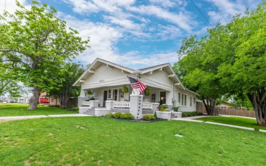 Fully Renovated Brownwood TX Home 2 or 3 Bed Office