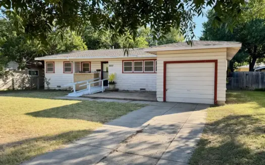 3 Bedroom Home for Sale at 2207 Southside Dr. Brownwood, Texas