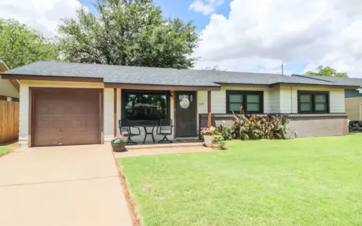 TURNKEY 3/2/1 Near Littlefield High School! Convenient Location