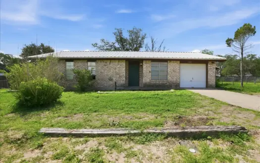 Small-Town Texas Living Starts Here | 3BR/ 1BA Brick Home