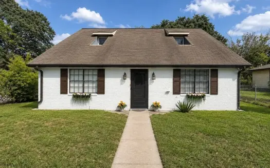 Move‑In‑Ready Brenham Home in Tree‑Shaded Neighborhood