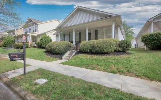 One Story Home Close to Amenities and Birkdale in Huntersville