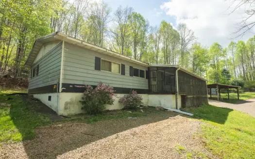 Country Home for Sale in Carroll Co