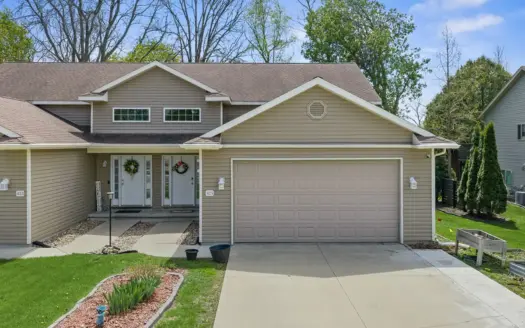 Spacious 3-Bedroom, 2-Bath Home Baraboo WI