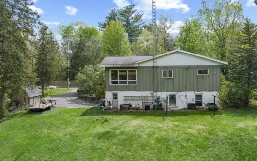 3-Bedroom in the heart of Portage near beautiful Silver Lake