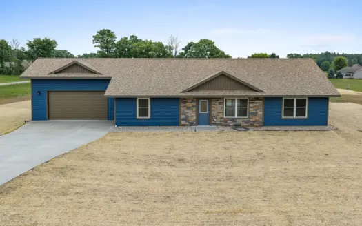 Brand new construction just minutes from Wisconsin Dells