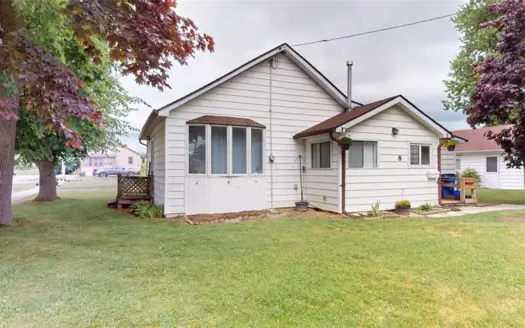 Affordable Wallaceburg Home with Detached Double Garage