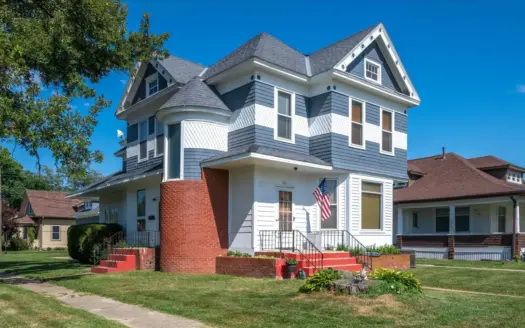 Charming Historic 4-Bedroom Home in the Heart of Logan, IA