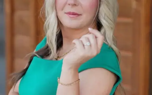 agent profile picture for Brittany Owens on Homes For Sale website