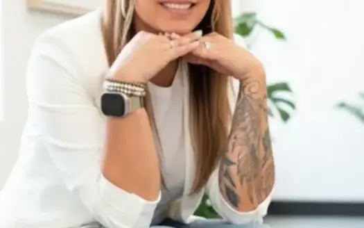 agent profile picture for Gyneth Bayona on Homes For Sale website