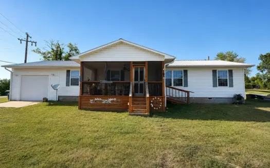 Beautifully maintained home in Asher, OK