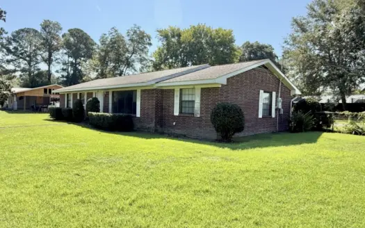 Brick home for sale Geneva Alabama – Near Mulkey Elementary
