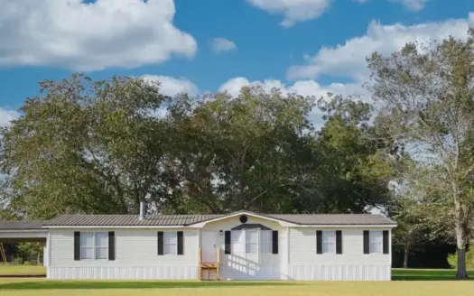 Welcome to 253 Acorn Valley Circle in Cottonwood!