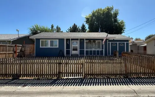 Move-in Ready 3 Bedroom Home For Sale in Alturas, California