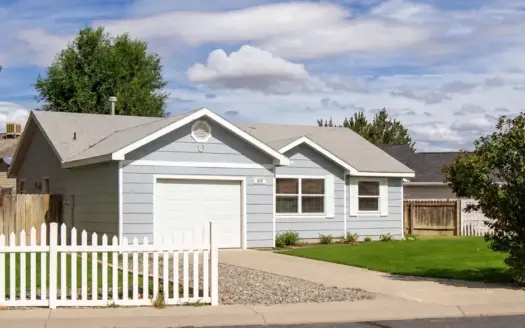 Comfortable 3-bedroom Home Close To Town
