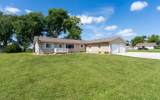 Spacious Albia Iowa Home For Sale