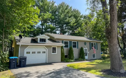 3 Bedroom Raised Ranch Style Home – Orono, Maine