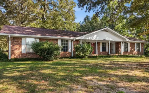 Home For Sale in Guntown, MS with Acreage & Barn
