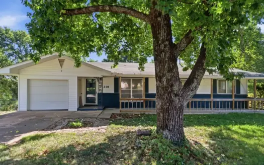 Beautiful Opportunity Family Home in West Plains, MO
