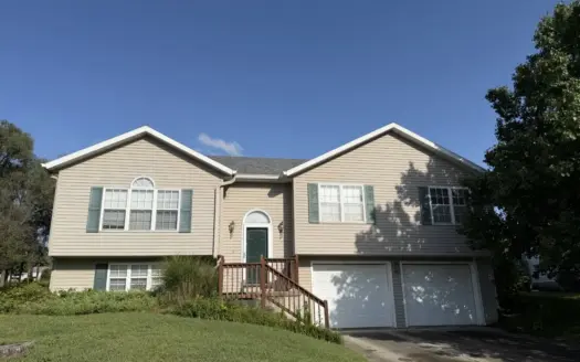 For Sale Split Foyer 3 bed, 3 bath Home with Large Backyard!