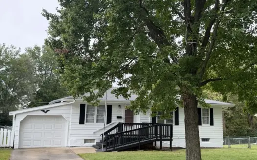 For Sale Ranch Home with Fenced Backyard & Shop Chillicothe, MO!