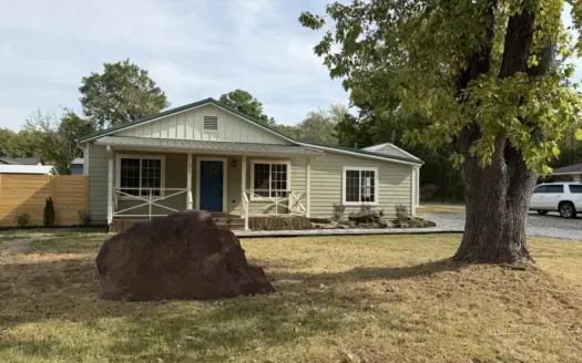 Updated Home FOR SALE in Wilburton, OK | 801 W Durant