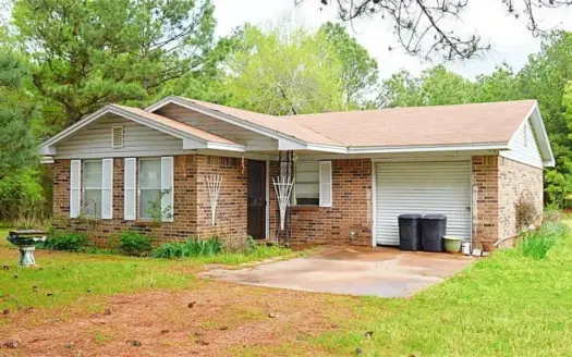 3-Bed Brick Home on 1 ± Acre Near Antlers, Oklahoma