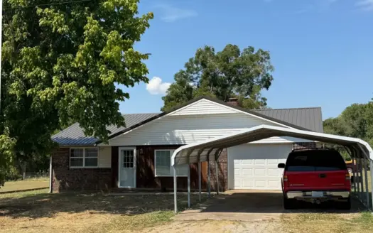 2 Bedroom, 2 Bathroom Home in Stratford, OK