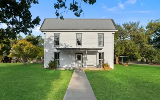 Historic Lipan Charm | 5 BR, 3 BA on 0.49 Acres