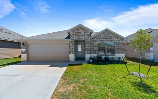 Neighborhood Home Minutes from the School & Sports Complexes