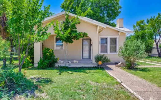 Charming 3-Bedroom Home with Detached Flower Shop
