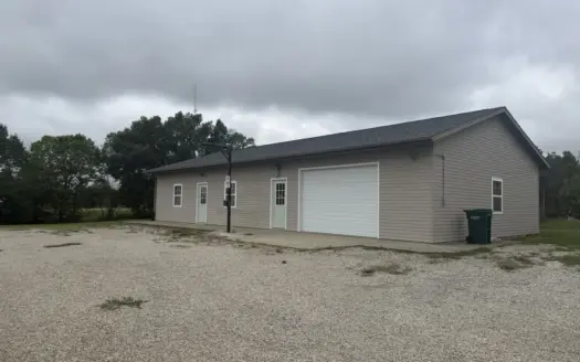 Commercial Building with Highway Frontage – Ridgeway, MO