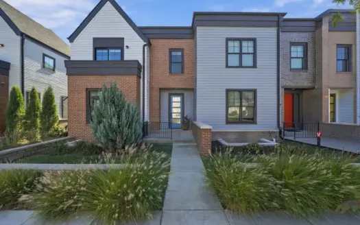 Fallbrook End-Unit Townhome for Sale in Lincoln, NE