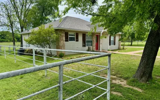 3 Bed Home on 1.99 Acres in Brownwood TX with Shop