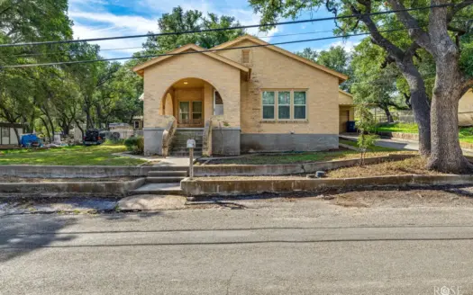 2 Bedroom, 2 Bath Brick Home for Sale in Sonora, TX