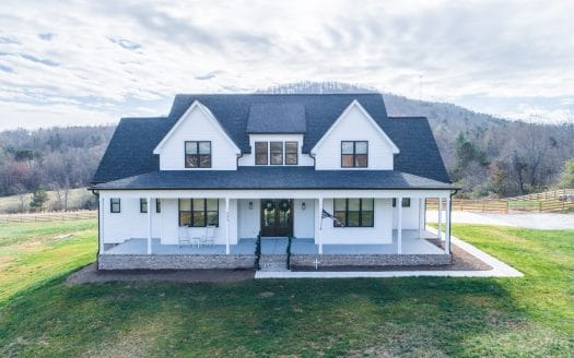 Modern Farmhouse W/acreage for Sale in the Foothills Of Nc!