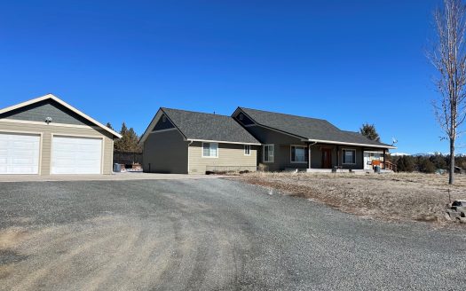 5 Acres W/ Beautiful Custom 4 Bed/ 2 Bath